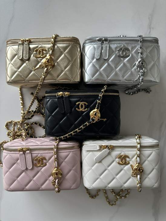 Picture of Chanel Handbags _SKUfw241230265fw